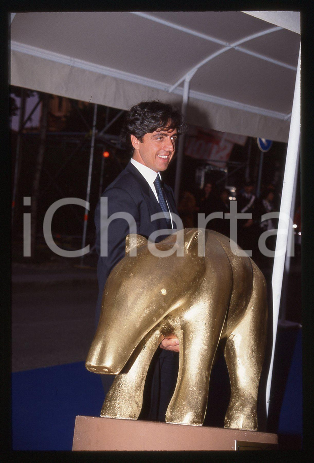 Fotografia d epoca originale Valerio STAFFELLI alla NOTTE dei TELEGATTI MILANO 1995 ca 35 mm vintage slide 10 1