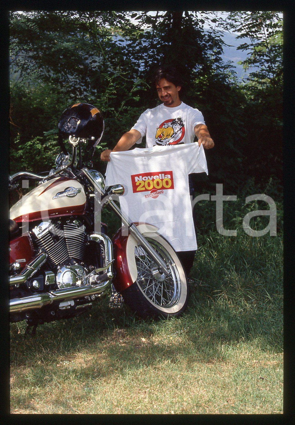 Fotografia d epoca originale Valerio STAFFELLI  MODA e COSTUME  MILANO 2000 ca 35 mm vintage slide 26 1