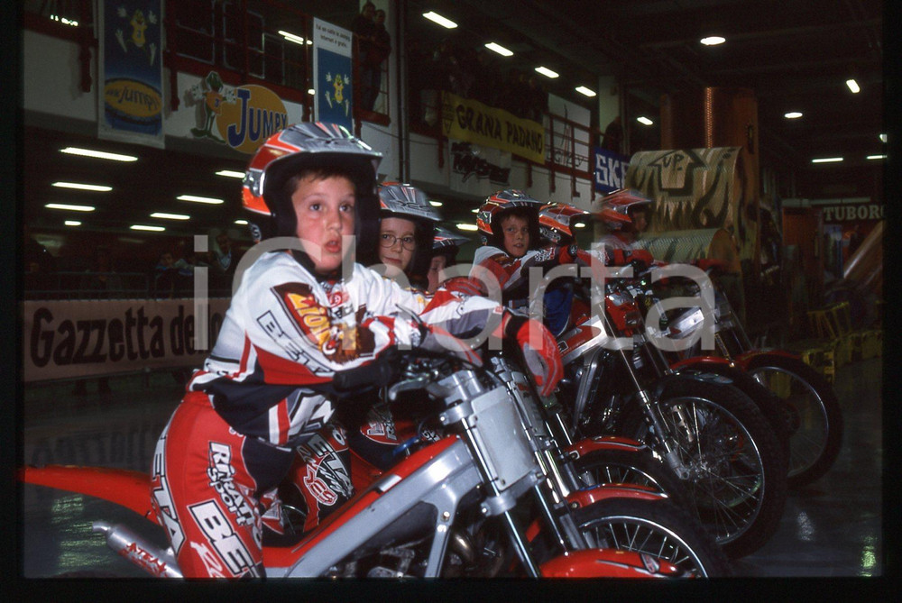 MOTOCLUB LAZZATE Campionato TRIAL INDOOR - MILANO 2000 35 mm vintage slide 37