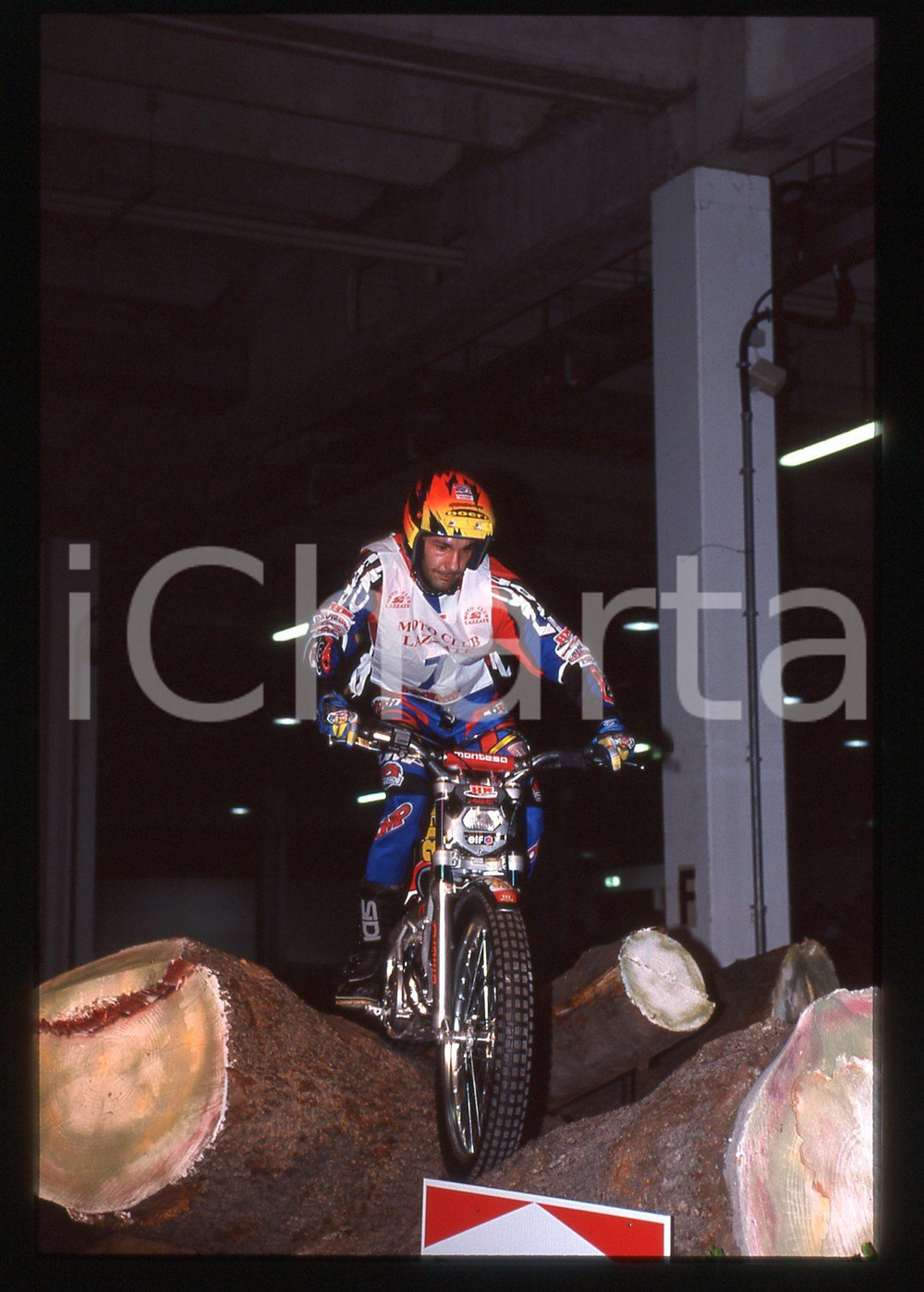 MOTOCLUB LAZZATE Campionato TRIAL INDOOR - MILANO 2000 35 mm vintage slide 68
