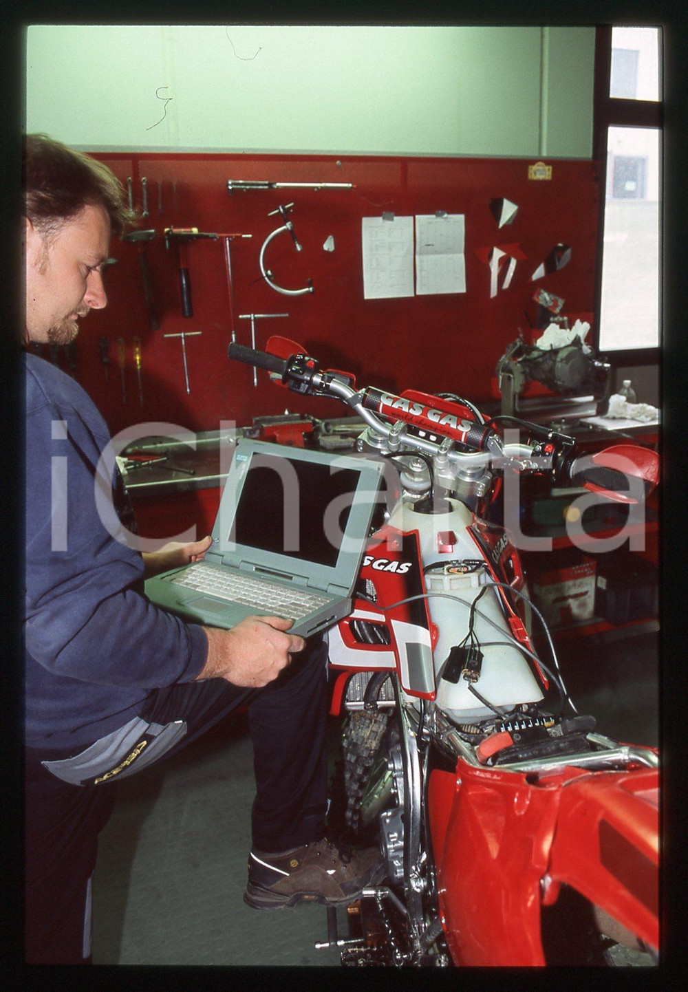 GAS GAS motocicletta TRIAL Iniezione a gas MOTORI 2000 ca 35 mm vintage slide 3