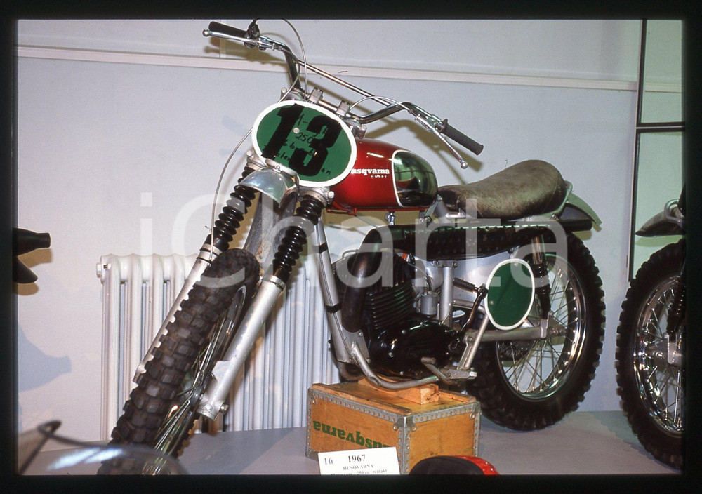 HUSQVARNA HUSKY 1967 250 CC - HUSKVARNA 2003 35 mm vintage slide 2