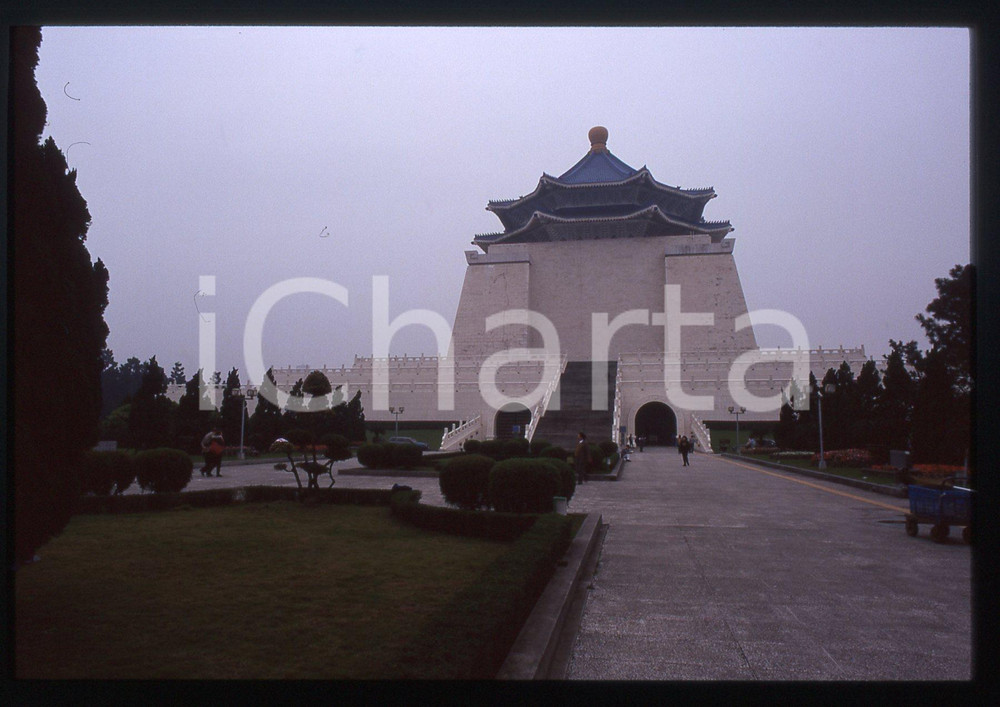 CHIANG KAI-SHEK MEMORIAL HALL - TAIPEI 1989 35 mm vintage slide
