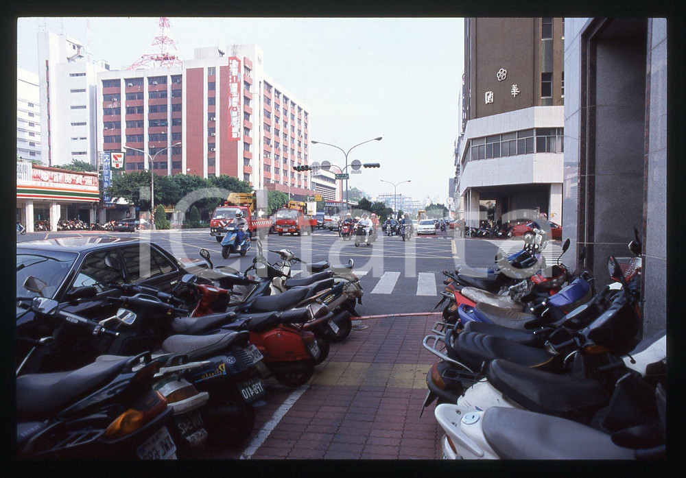 Motorcycles and scooters - TAIPEI 1989 35 mm vintage slide