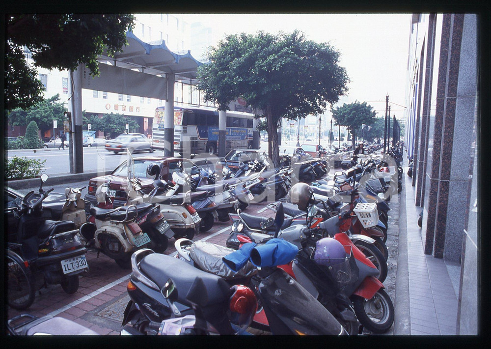 Motorcycles and scooters - TAIPEI 1989 35 mm vintage slide 3