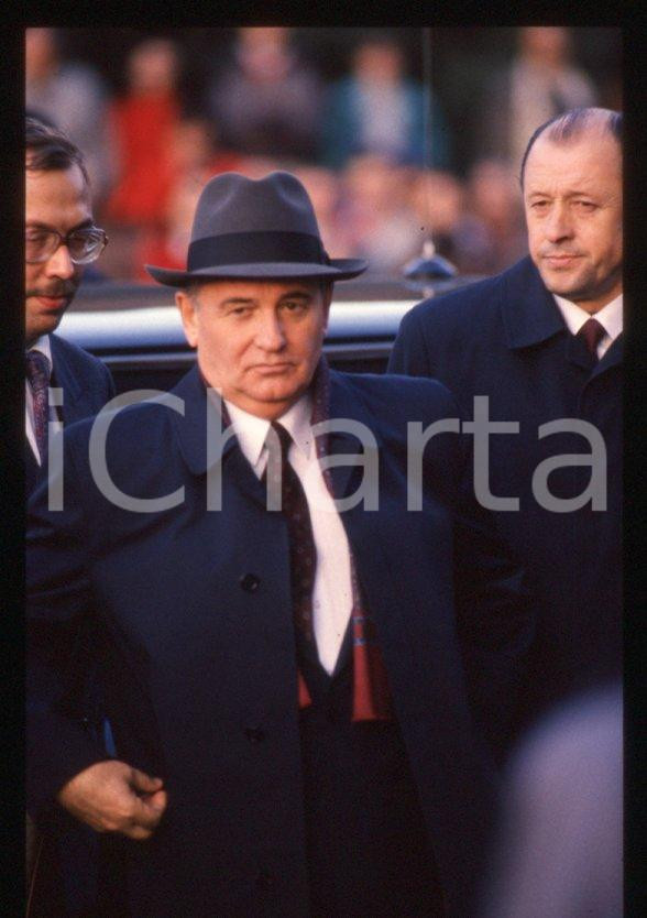 Fotografia d epoca originale 35mm vintage slide 1989 MILANO Michail GORBACHEV  Arrivo in auto 2 1