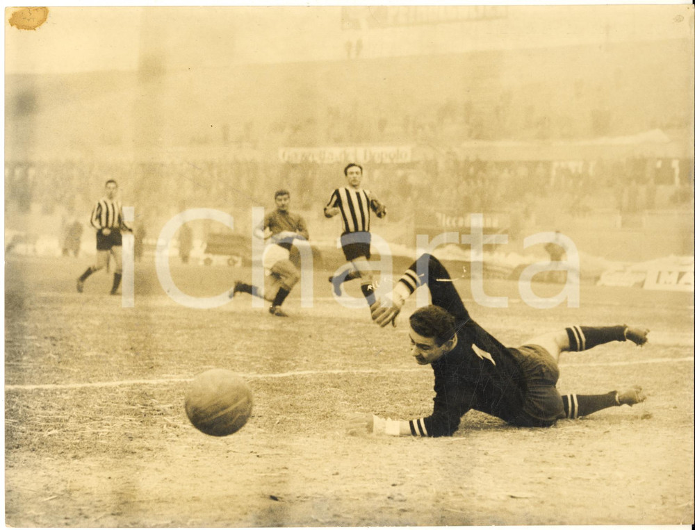 1957 TORINO CALCIO Allenamento NAZIONALE MILITARE Goal di Luciano REDEGALLI Foto