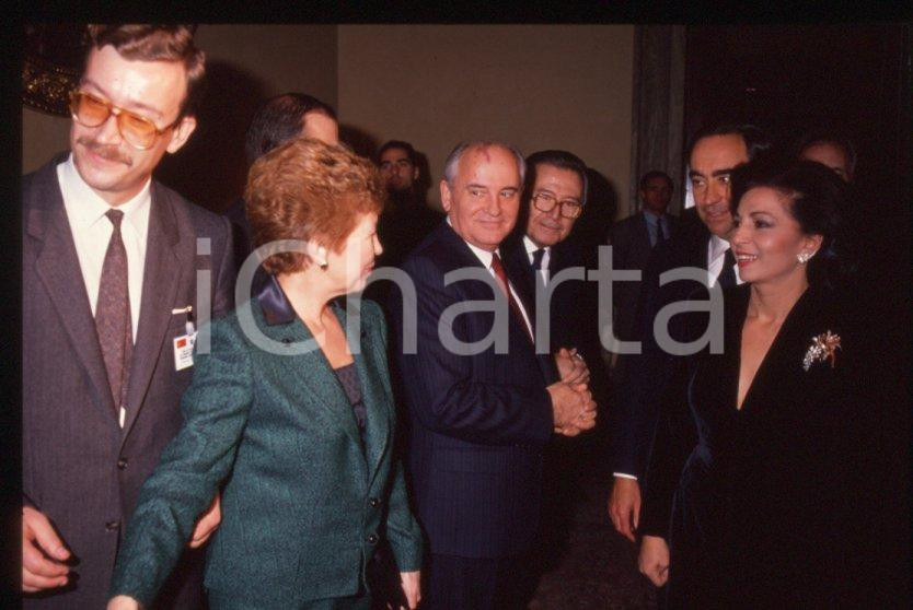 Fotografia d epoca originale 35mm vintage slide 1989 MILANO Michail GORBACHEV Raissa e Giulio ANDREOTTI 3 1
