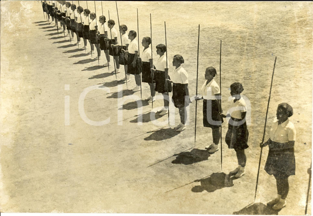 Fotografia d epoca originale 1935 ATLETICA LEGGERA Giovani Italiane lancio giavellotto Fotografia 1