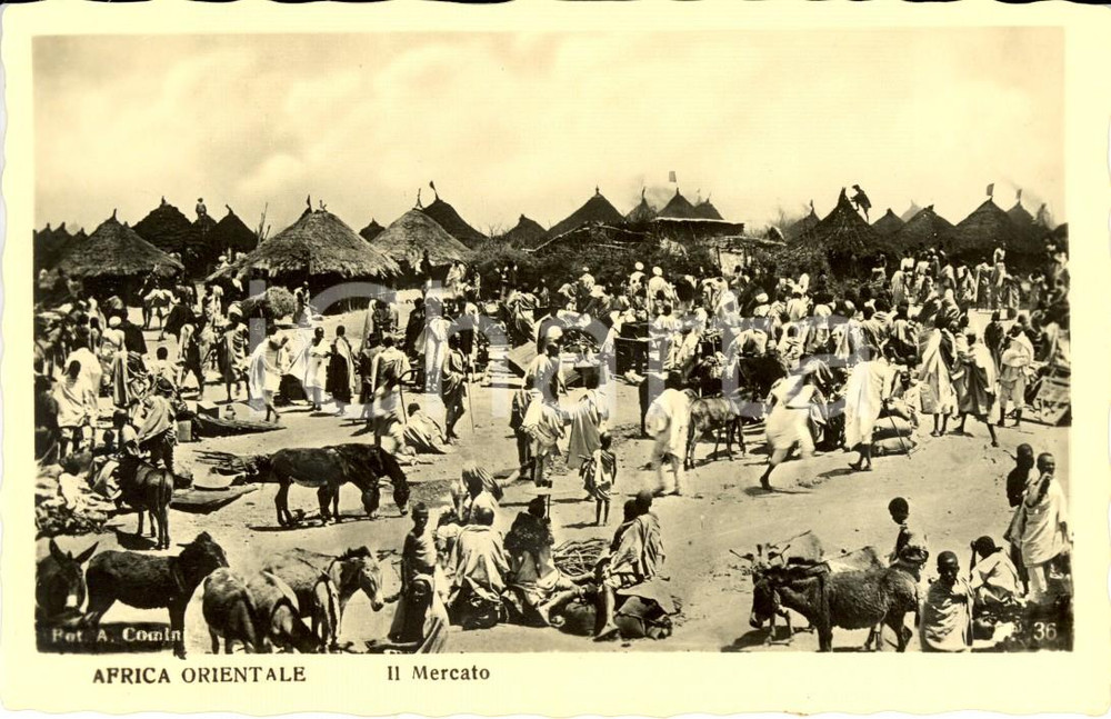 Cartolina originale da collezione 1940 ca ASMARA (ERITREA) AOI COSTUMI Veduta mercato di un villaggio * FP NV 1