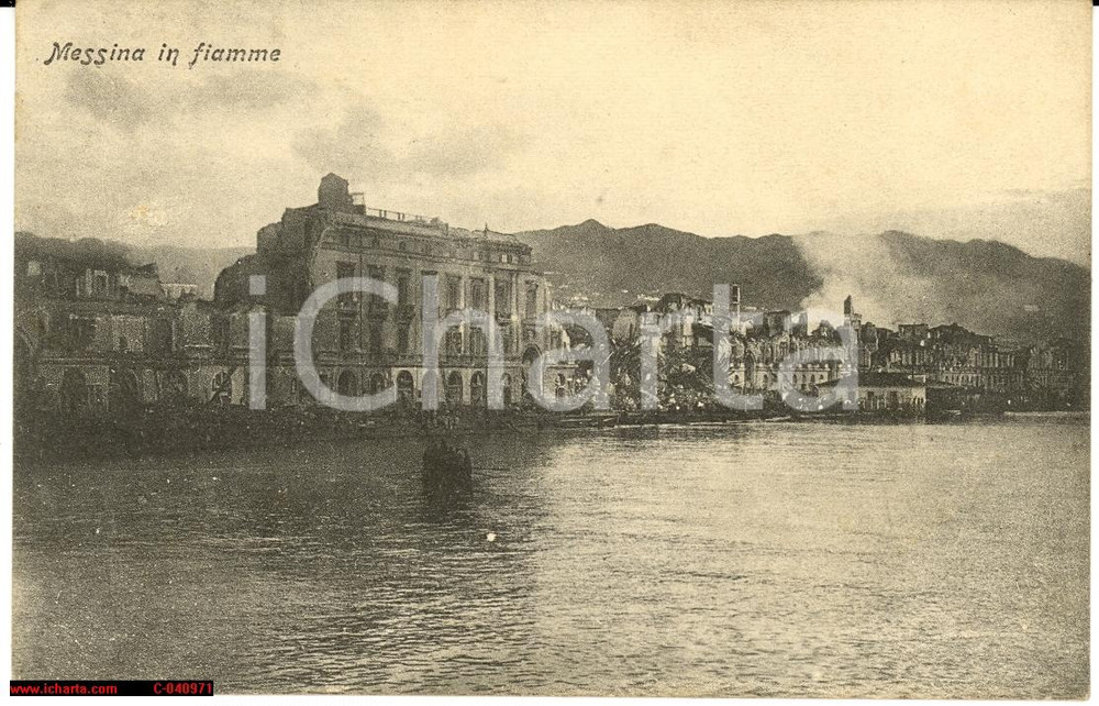 Cartolina originale da collezione 1909 MESSINA CittÃ  in fiamme durante TERREMOTO 1908 Panorama Cartolina FP VG 1