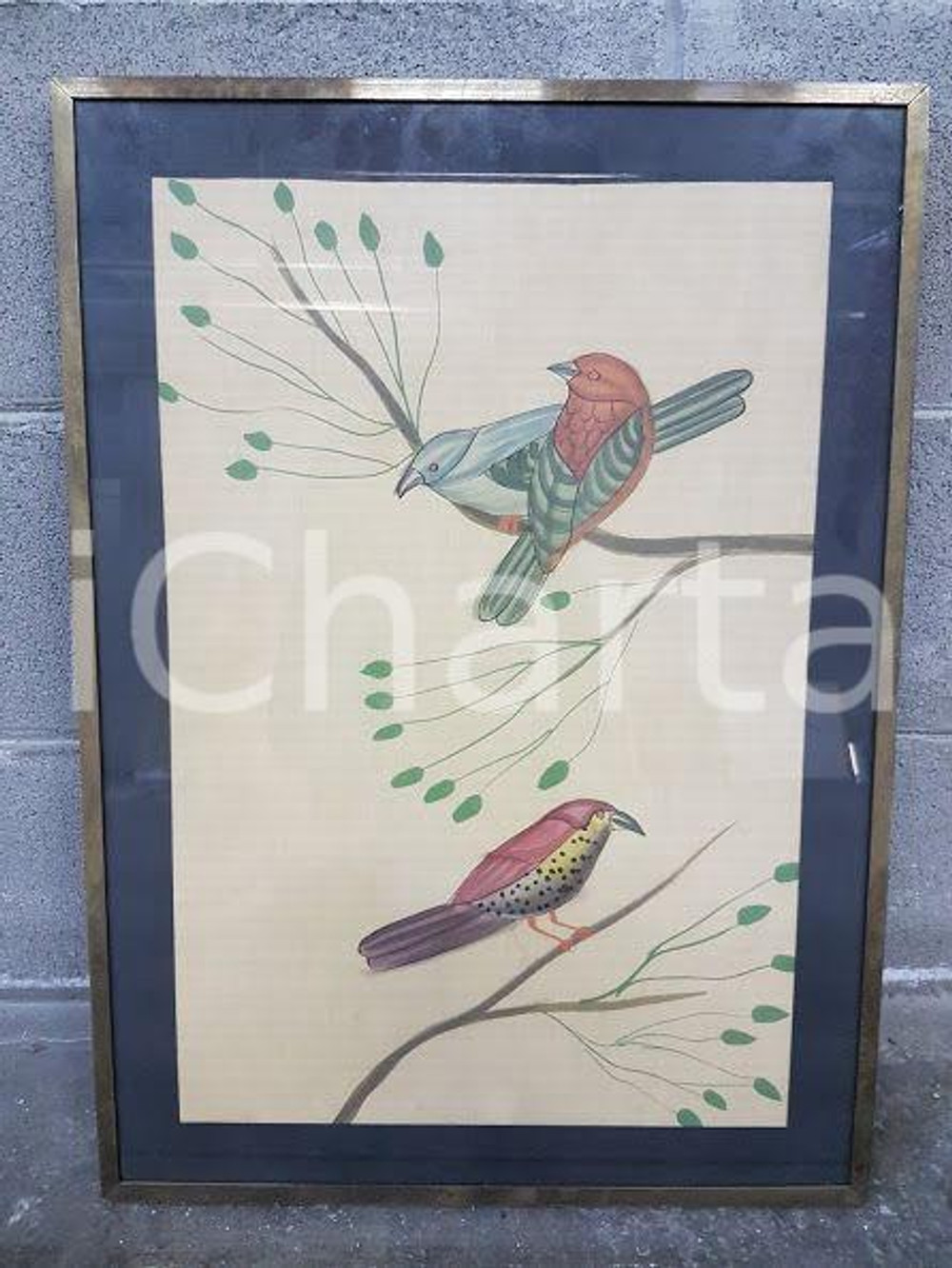 1970 VINTAGE Tre passerotti stilizzati su ramoscelli - Quadro 41,5 x 57,5 cm Dipinto a tempera dai colori sfumati e leggeri raffigurante 3 passerotti su ramoscelli.cornice in ottone - tela con vetro.Dimensioni: 41,5 x 57,5 cmCondizioni: FAIR OGQ-0140ICHARTA SRL mette in vendita la propria collezione di arredi e oggetti di modernariato realizzati tra il 1960 ed il 1990 circa rivenienti da primari negozi specializzati (oggi cessati) di Milano, Berlino, Miami e Hong Kong. Si tratta di un'ottima occasione di investimento per gli appassionati e collezionisti del settore.    originale e autentica 1