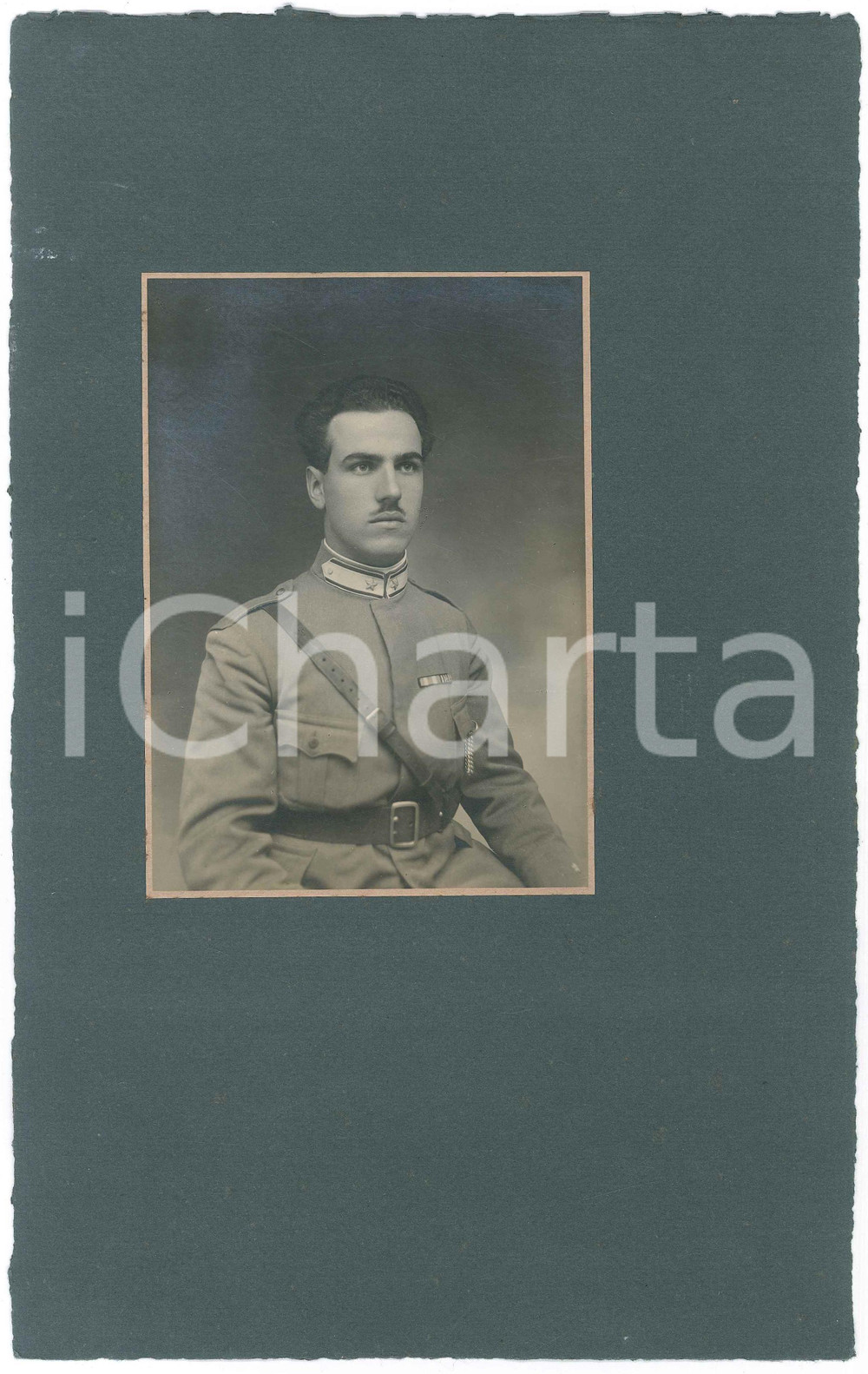 1919 SAVONA REGIO ESERCITO Ritratto di ufficiale - Foto LAVAGNA 20x30 (1) Fotografia originale d'epoca, su cartoncino morbido. GOOD/buono  Formato: 20x30 cm originale e autentica 1