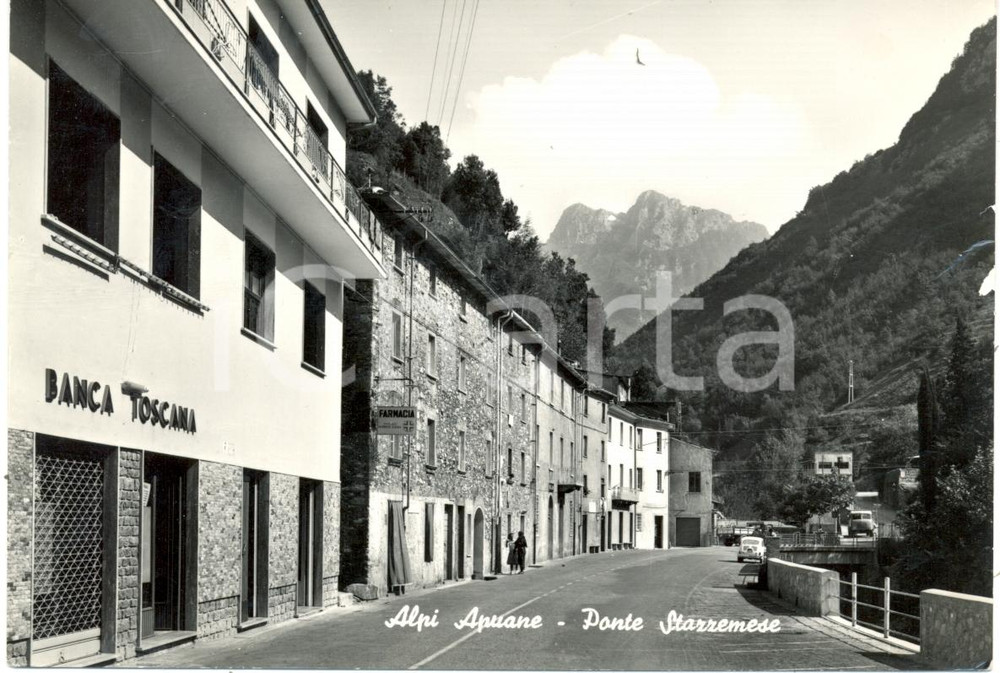 Cartolina originale da collezione 1950 ca STAZZEMA LU Banca TOSCANA a PONTESTAZZEMESE e Alpi APUANE FG NV 1