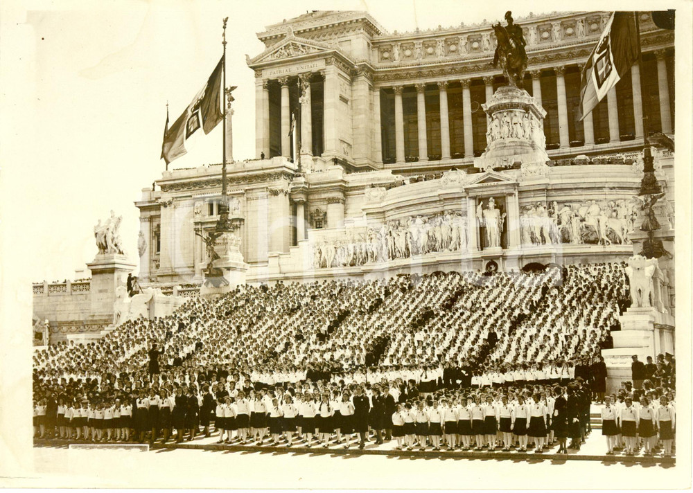 Fotografia d epoca originale 1939 ROMA Reparti della GIL schierati in piazza VENEZIA anniversario fondazione 1