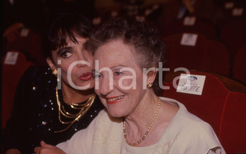 35mm vintage slide*1990ca - COSTUME  Regina DUARTE con la mamma Dulce BLOIS
