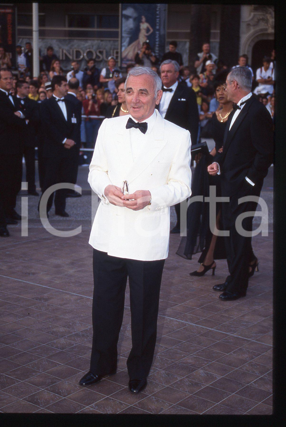 35mm vintage slide* 1990 CANNES Charles AZNAVOUR al Festival del Cinema (1)