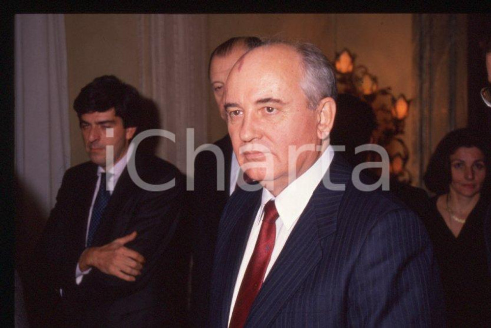 Fotografia d epoca originale 35mm vintage slide 1994 RIMINI Grand Hotel  Michail GORBACHEV in visita 1