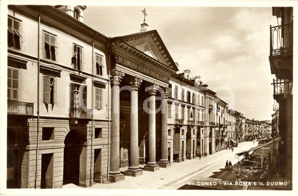 Cartolina originale da collezione 1933 CUNEO Veduta di Via ROMA con la facciata del DUOMO Cartolina FP NV 1