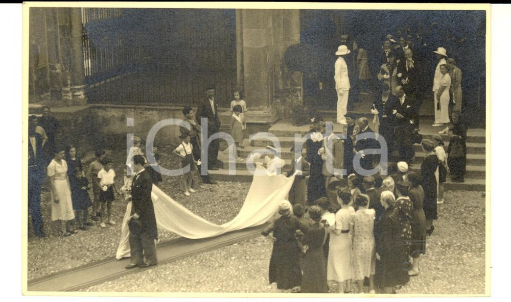 Fotografia d'epoca originale 1932 PIACENZA Uscita di una coppia di sposi dalla chiesa  *Fotografia G. CROCE 1