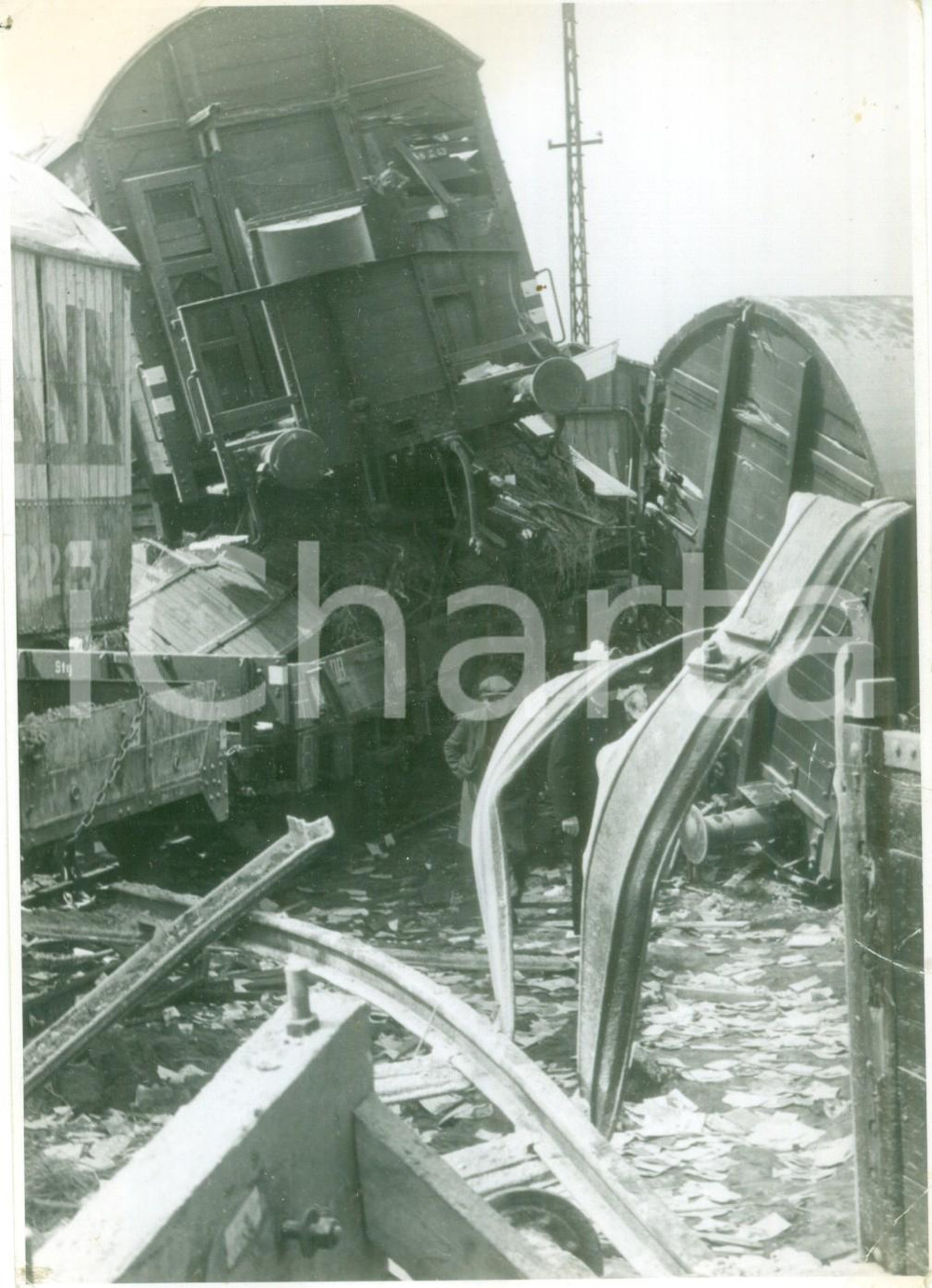 Fotografia d epoca originale 1943 KOLN WW2 Convoglio ferroviario distrutto dai bombardamenti Fotografia 1