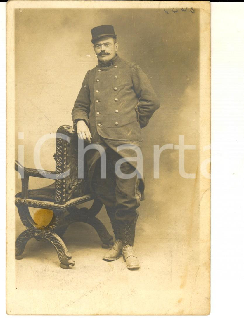 Fotografia d epoca originale 1915 ca WW1 FRANCE Soldat en uniforme du 7e rgt Photo carte postale 1