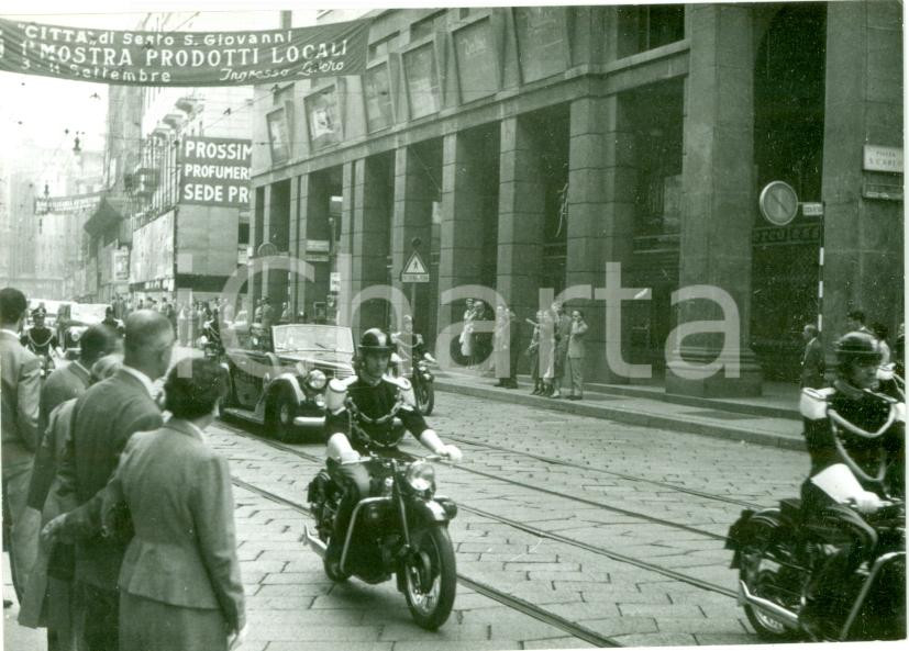 Fotografia d epoca originale 1951 MILANO Corteo presidenziale Corso VITTORIO EMANUELE Fotografia 1