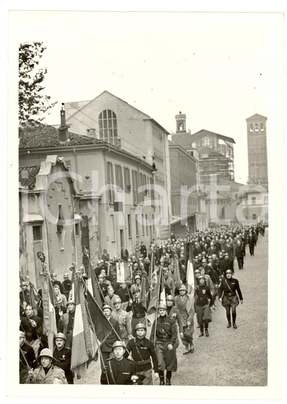 Fotografia d epoca originale 1938 MILANO SANT AMBROGIO Combattenti Quattro Guerre rendono omaggio ai Caduti 1