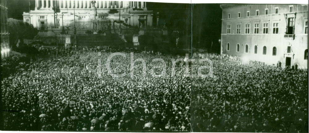 Fotografia d epoca originale 1939 ROMA Il DUCE parla alla folla per vittoria battaglia del grano FOTOGRAFIA 1