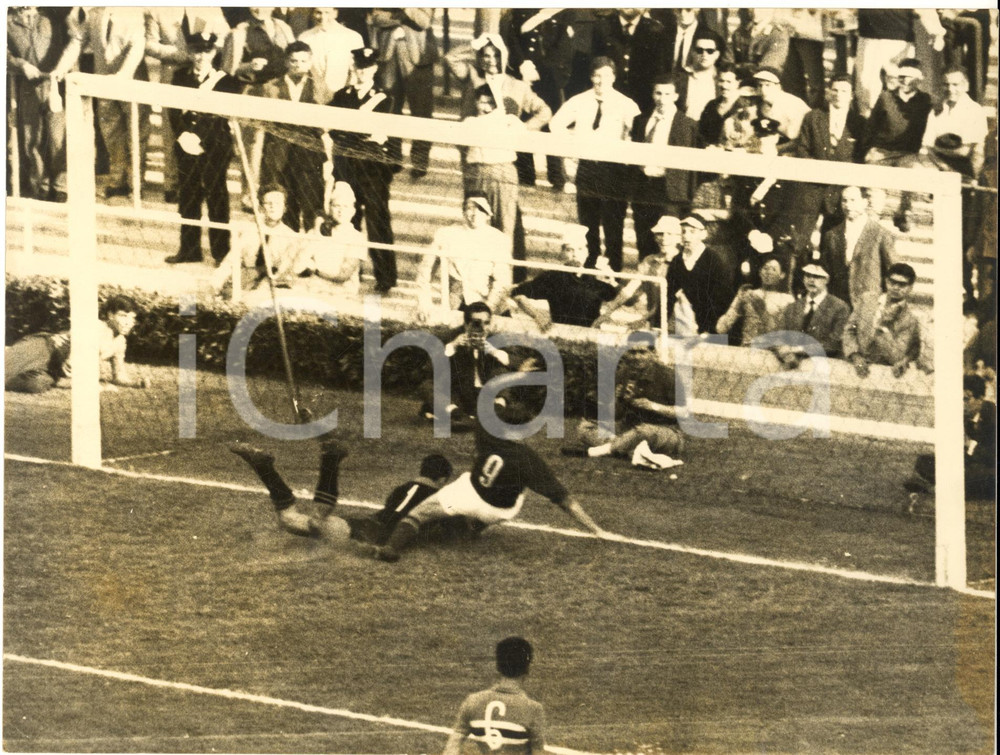 1960 CALCIO SERIE A ROMA-SAMPDORIA 6-1 Ugo ROSIN salva su Pedro MANFREDINI Foto