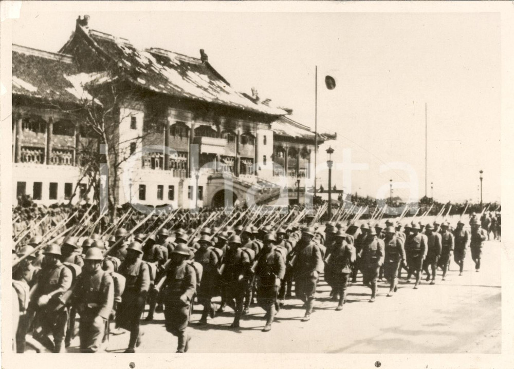 Fotografia d epoca originale 1938 SHANGAI CINA Truppe giapponesi sfilano davanti a Palazzo Governo Foto 1