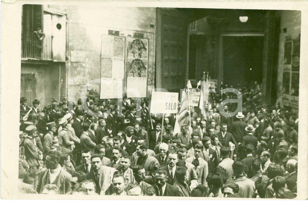 Fotografia d epoca originale 1935 NAPOLI Combattenti SALO  e PUEGNAGO SUL GARDA a Basilica SANTA CHIARA Foto 1