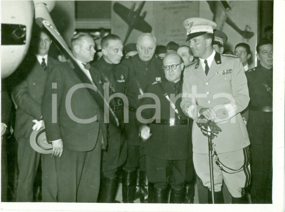 Fotografia d epoca originale 1937 MILANO Principe UMBERTO II visita Salone Aeronautico Fotografia 1