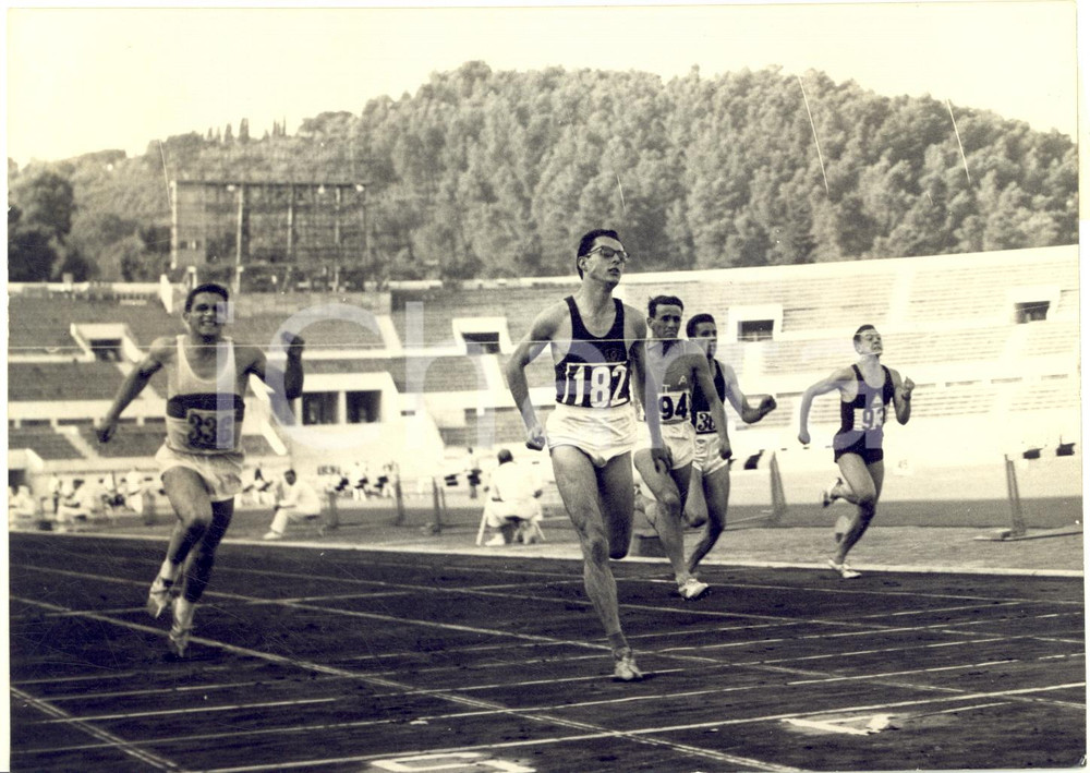 1959 ROMA Campionati Italiani ATLETICA - Lino BERRUTI vince la gara dei 100 metri