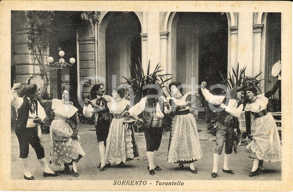 Cartolina originale da collezione 1940 circa SORRENTO NA Tarantella in costume tipico 1