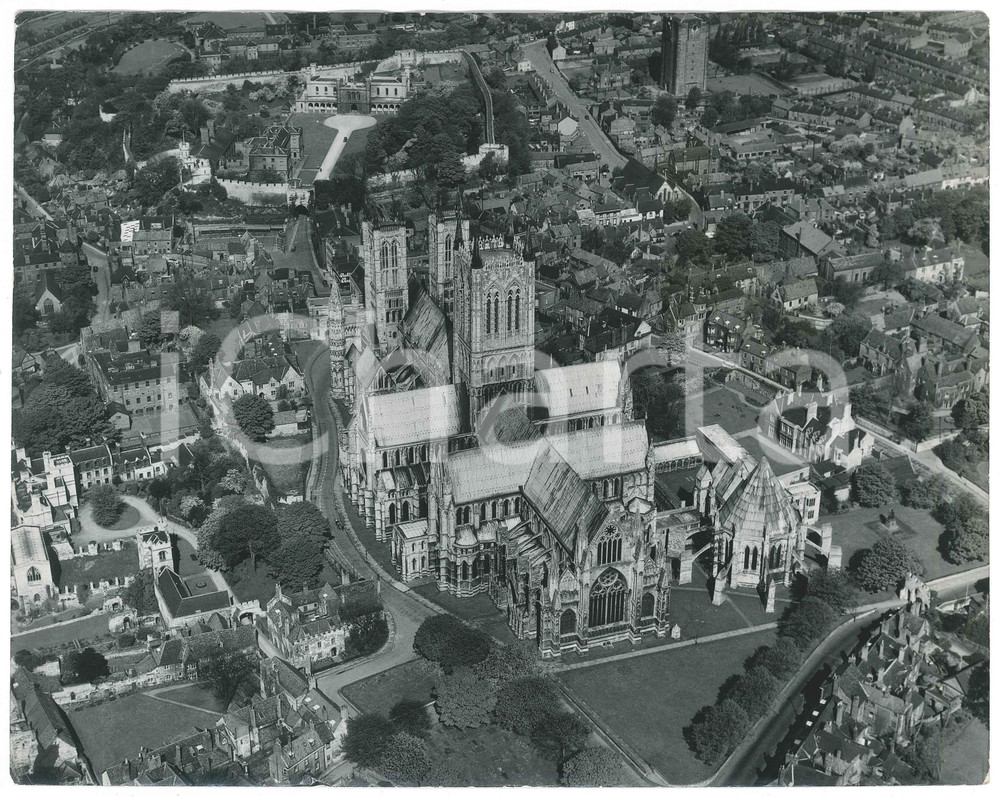 Fotografia d epoca originale 1955 ca LINCOLN UK The Cathedral  Aerial view Photo 25x20 cm 1