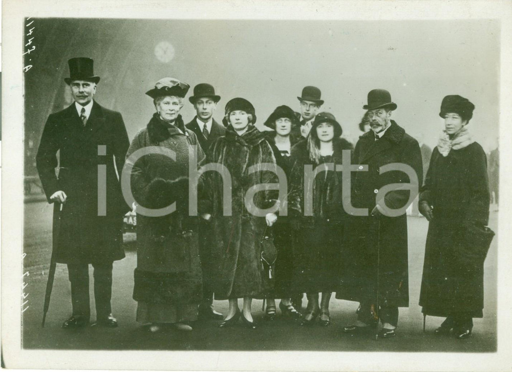 Fotografia d epoca originale 1935 ca LONDON Famiglia Reale alla stazione in partenza per CAPODANNO Fotografia 1