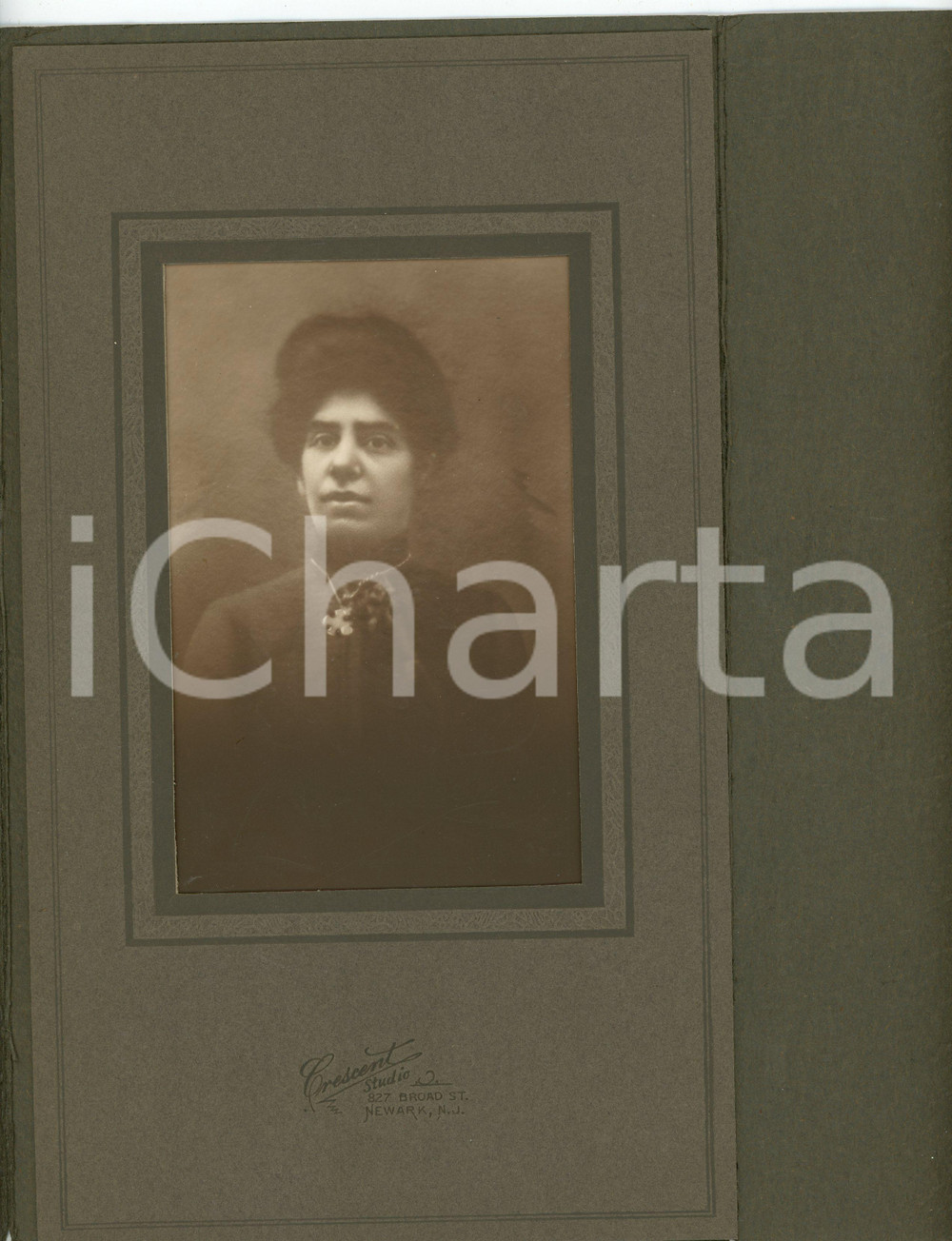 Fotografia d epoca originale 1915 ca NEWARK USA Ritratto di donna con il crocifisso Foto CRESCENT STUDIO 1