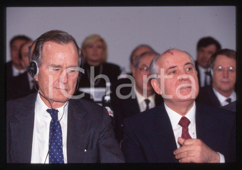 Fotografia d epoca originale 35mm vintage slide 1994 RIMINI â€œPio ManzÃ¹â€ George BUSH Michail GORBACHEV 13 1