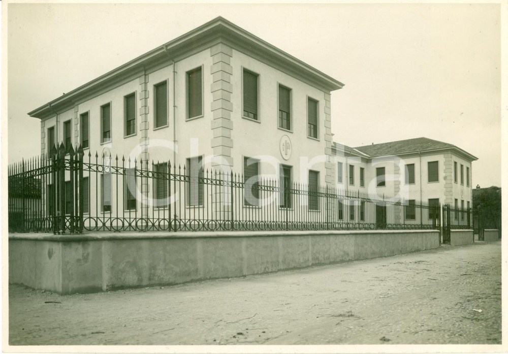 Fotografia d'epoca originale 1932 NOVA MILANESE (MB) Il nuovo edificio scolastico *Fotografia 1