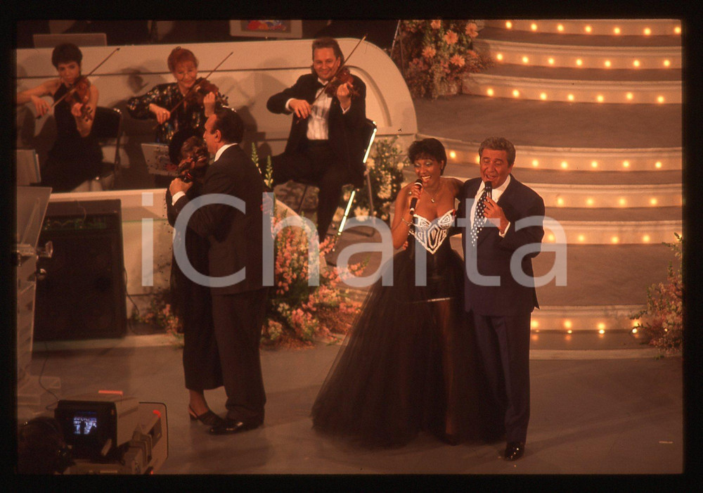 35mm vintage slide* 1995 SANREMO - Amii STEWART Randy CROWFORD Pippo BAUDO (2)