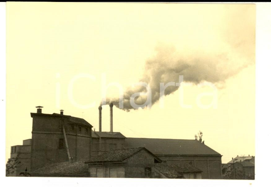 Fotografia d epoca originale 1955 ca STRADELLA Veduta con ciminiere di un cementificio in attivitÃ  Foto 11x7 1