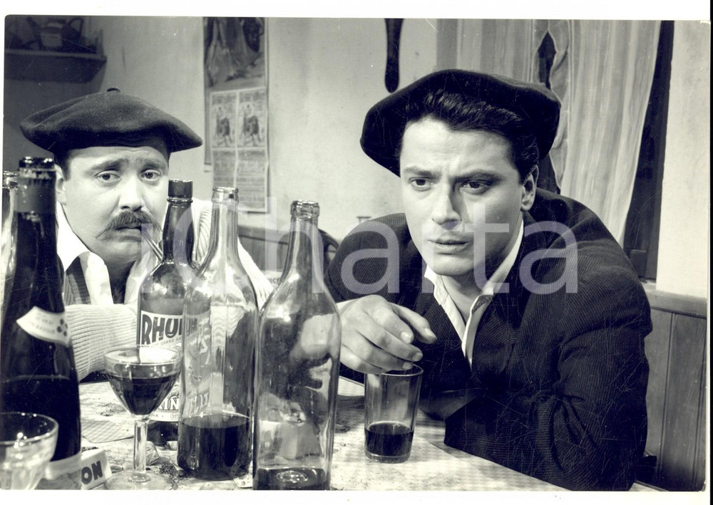 Fotografia d epoca originale 1960 ca CINEMA FRANCE François Galepides MOUSTACHE a tavola Foto 18x13 cm 1