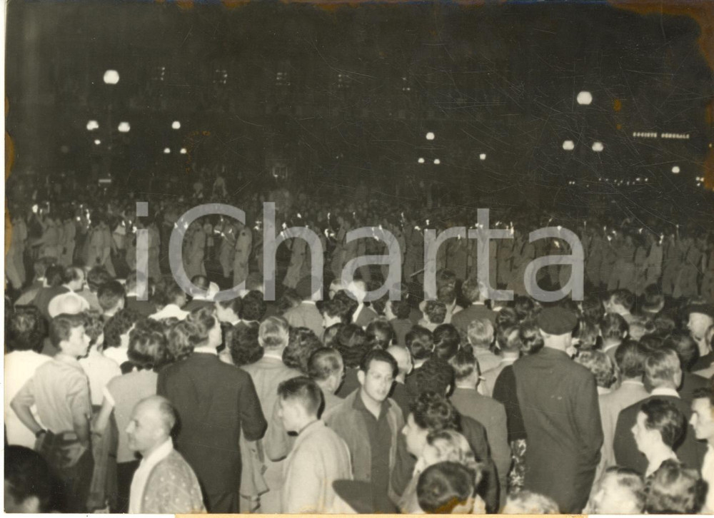 1959 PARIS Fête 14 Juillet - Retraite aux flambeaux en Place de l'Opéra *Photo