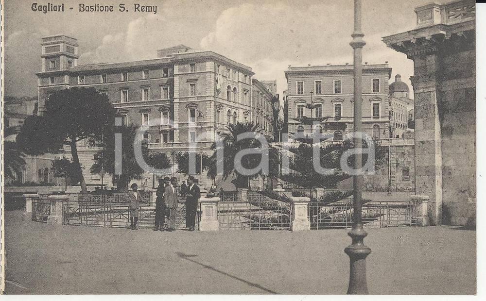 Cartolina originale da collezione 1915 ca CAGLIARI Ingresso del bastione S. RÃ©my Cartolina postale ANIMATA FP NV 1