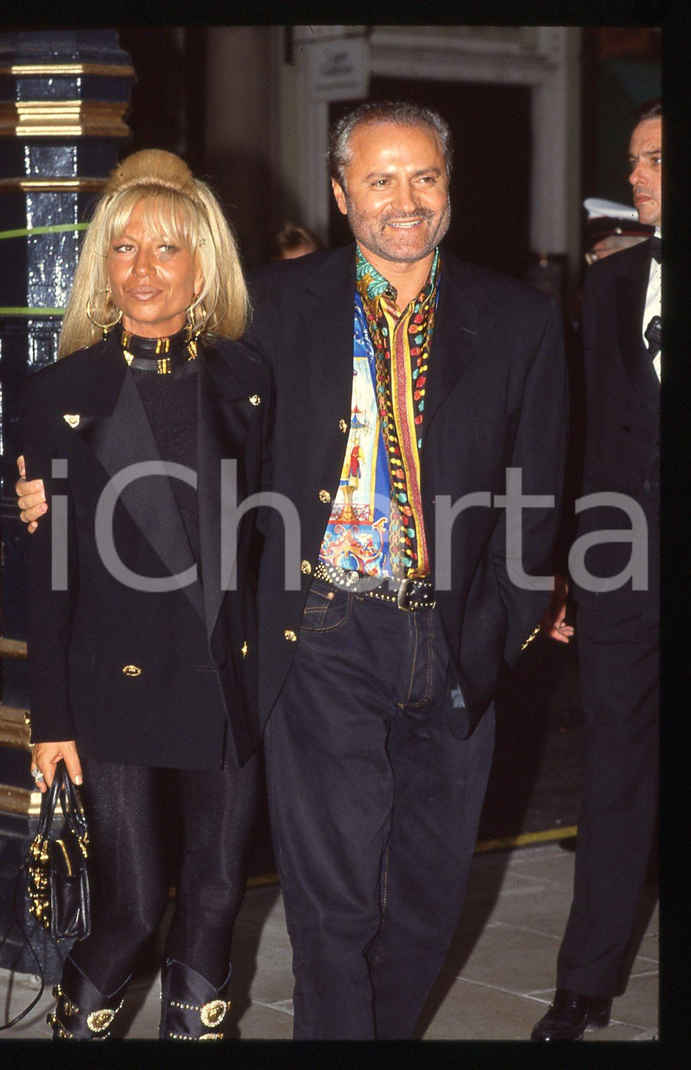 Kings Cigarettes: "VOGUE" Print Ad By Bates Copenhagen - Advertising Archive Australia