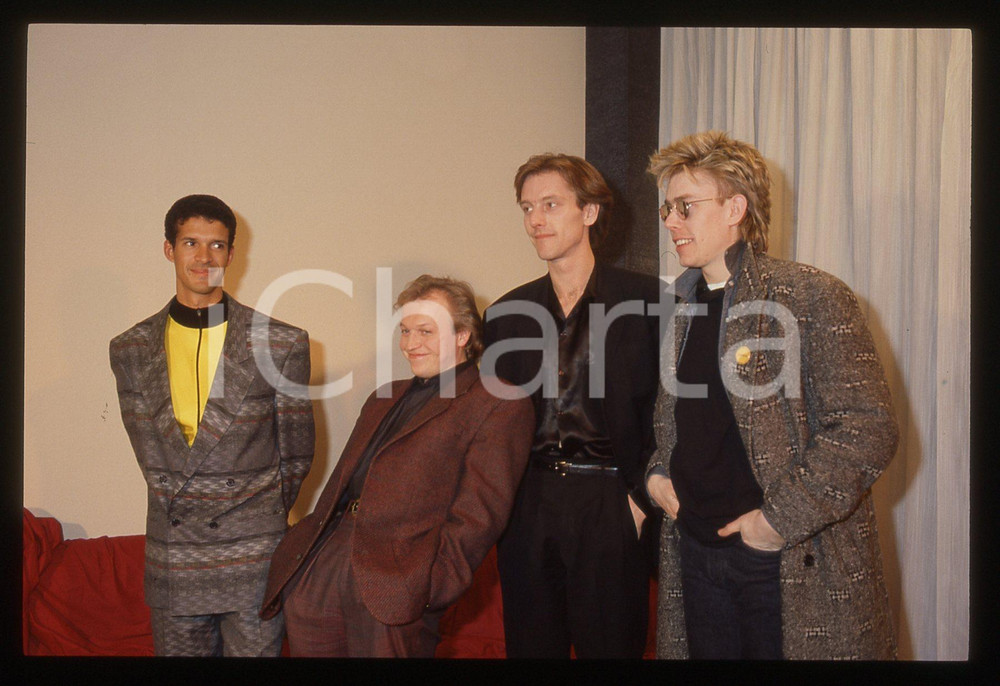35mm vintage slide* 1987 FESTIVAL DI SANREMO LEVEL 42 Ritratto nel backstage 2