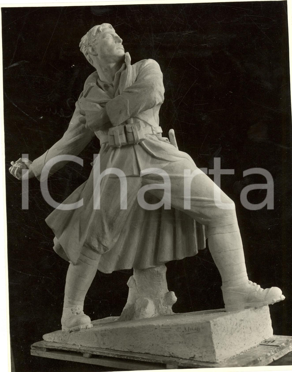 Fotografia d epoca originale 1940 LA SPEZIA Piero SOLARI Bozzetto monumento al Granatiere di Sardegna Foto 1