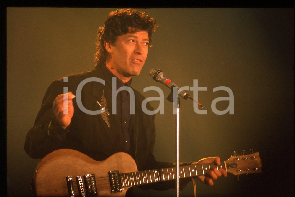 35mm vintage slide* 1988 SANREMO Robbie ROBERTSON sul palco del Palarock (6)