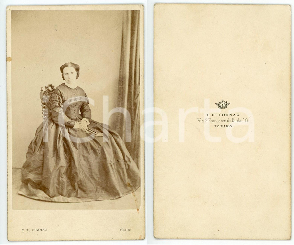 1900 ca TORINO Ritratto di nobildonna con libro - Foto E. DI CHANAZ - CDV  Fotografia originale d'epoca.CONDIZIONI: FAIR FORMATO: CDV    originale e autentica 1